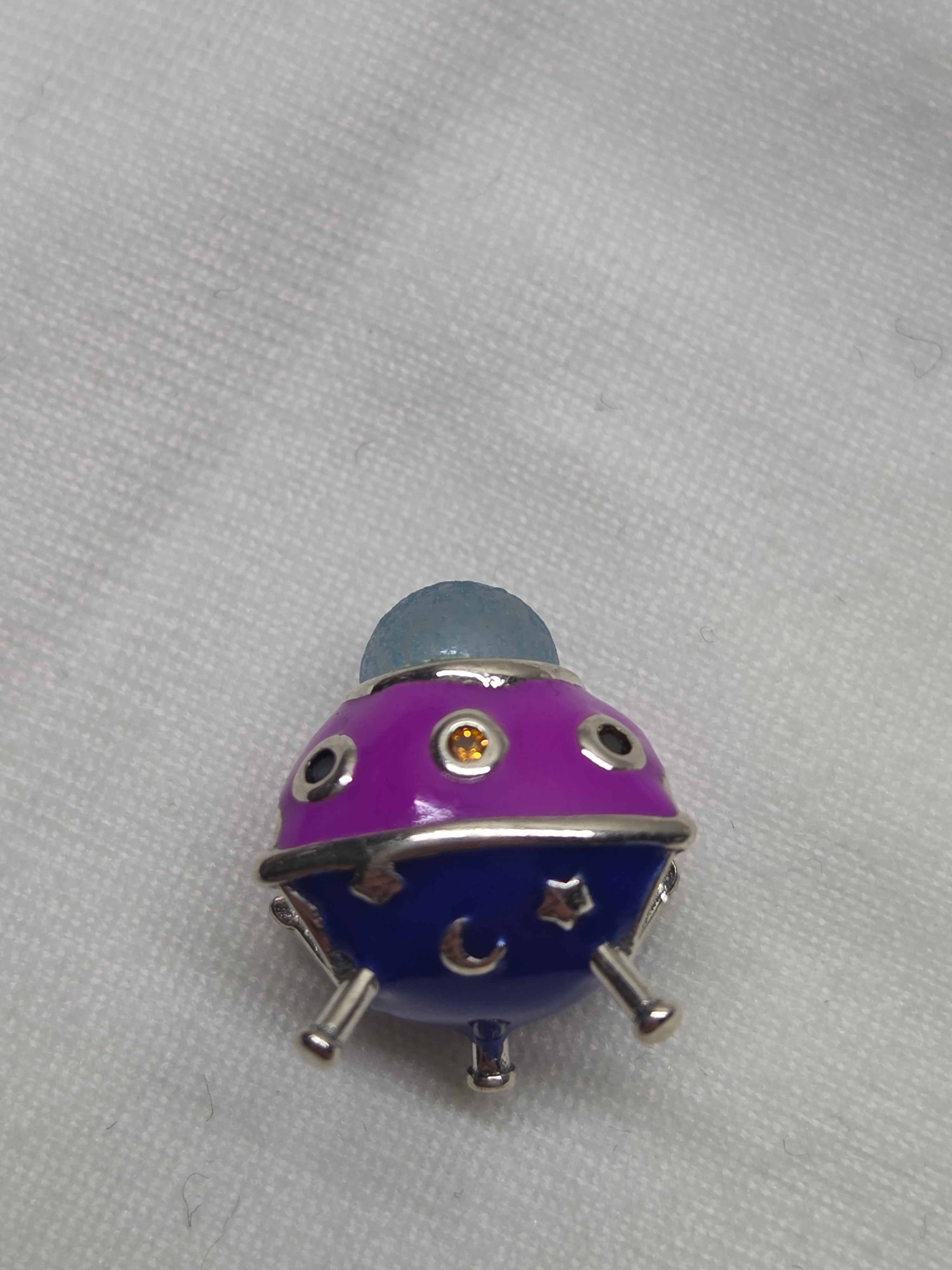 Alien ship charm